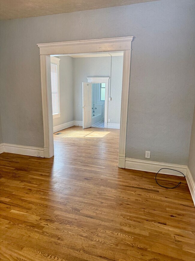 Building Photo - Downtown Boise-Located close to everything!!