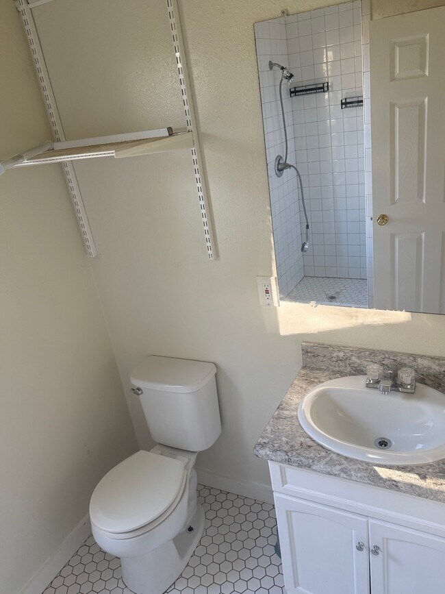 Building Photo - 4810 John Victor Dr