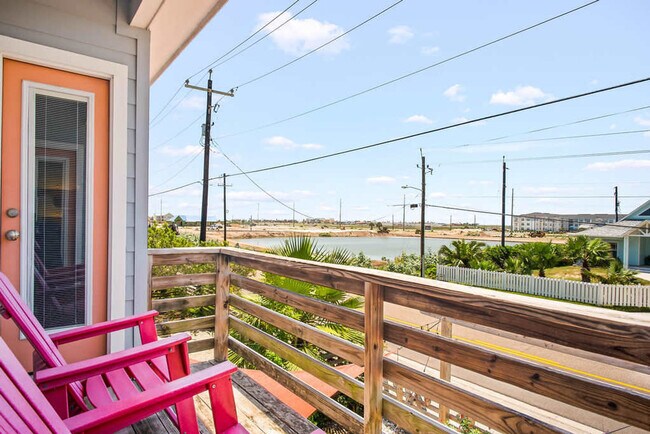 Building Photo - 2727 Eleventh Street-SI ID1023166P