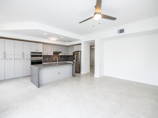 Building Photo - 20729 NE 32nd Ave