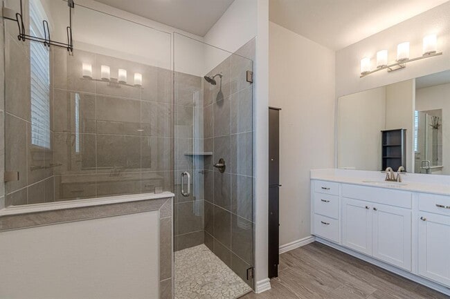 Building Photo - 127 Roaming Rock Trl