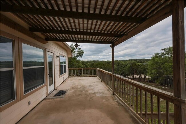Building Photo - 8 Rosewood Cir