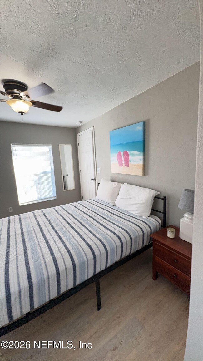 Building Photo - 108 S 5th St