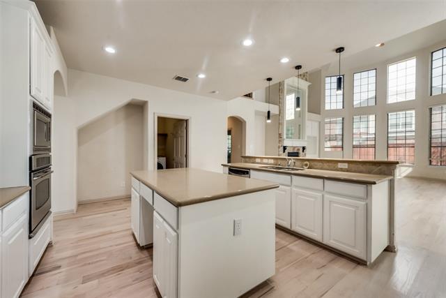 Building Photo - 701 Player Ave