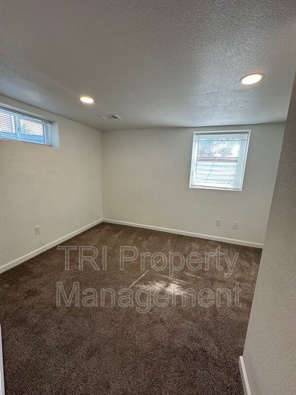 Building Photo - 2234 9th Ave