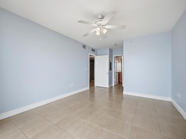 Building Photo - 610 Clematis St