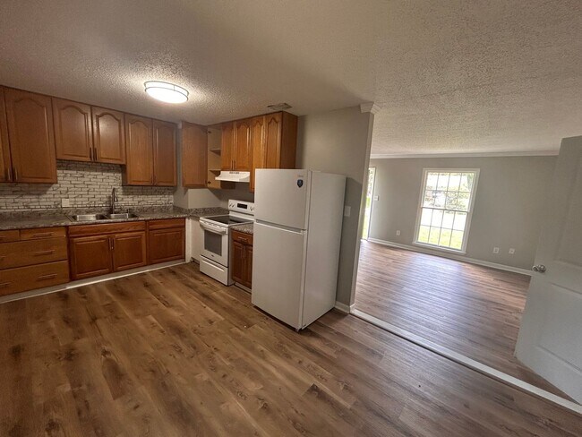 Building Photo - 3303 Alyci Dr