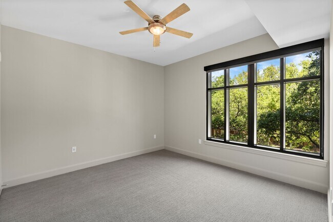 Building Photo - 2511 Willowick Rd