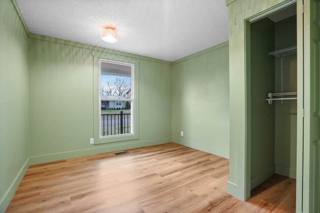 Building Photo - 6620 Upton Ln