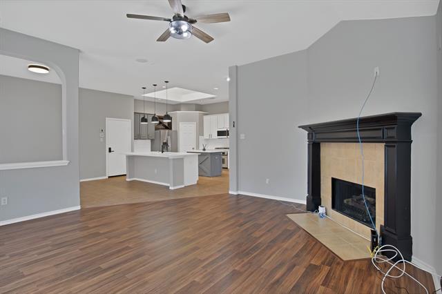 Building Photo - 9409 Stonewood Dr