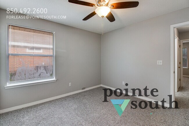 Building Photo - 404 Ridge Wood Cir