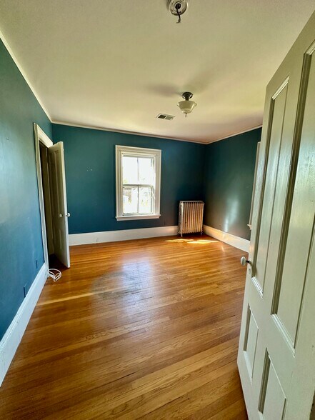 Building Photo - 984 Chestnut St