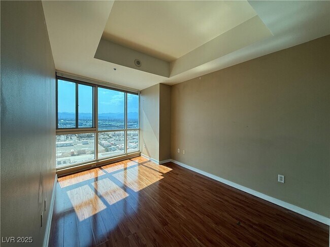 Building Photo - 4575 Dean Martin Dr