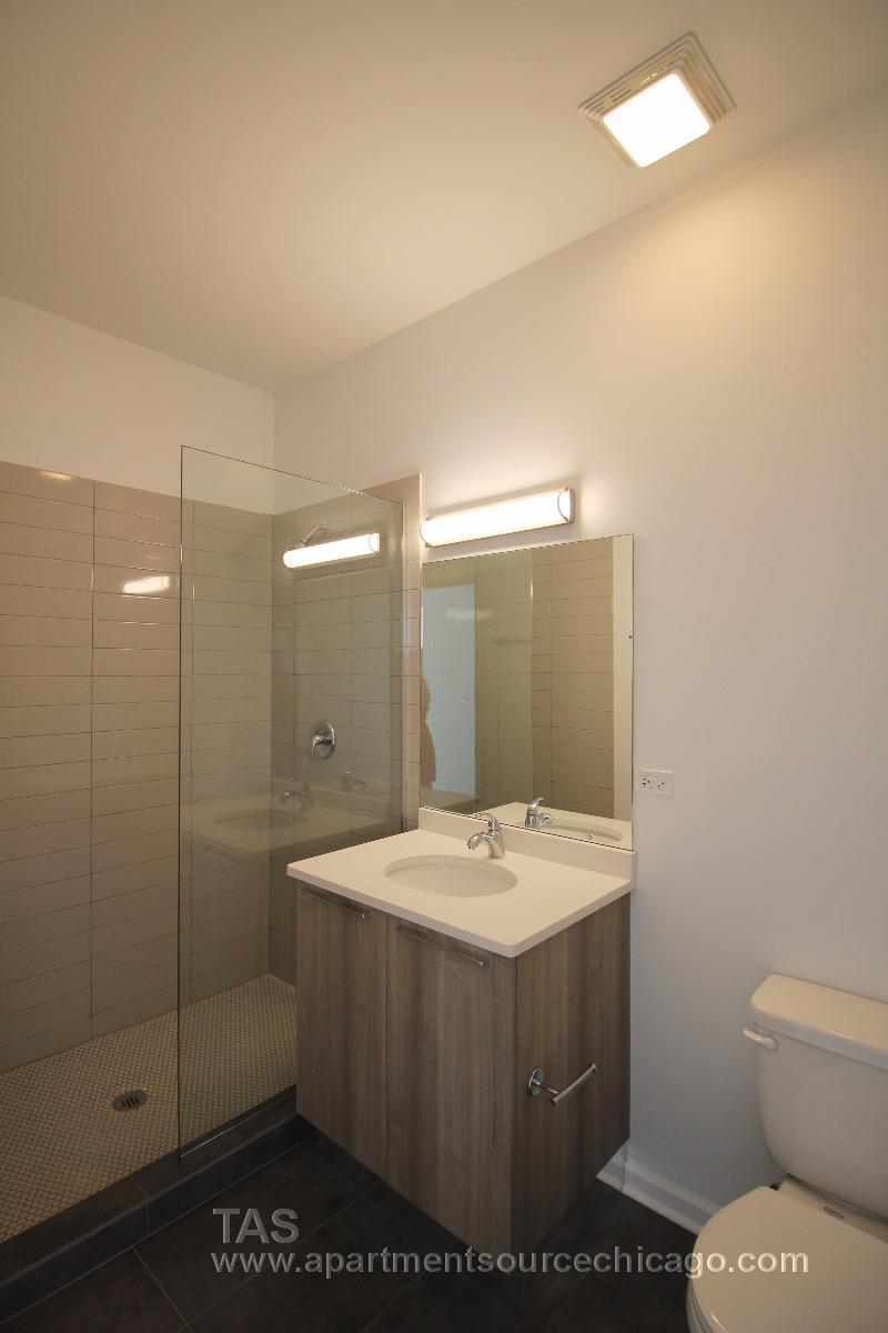 Building Photo - 932 W Dakin St