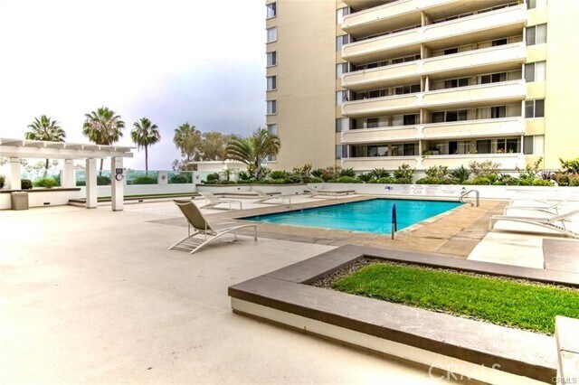 Building Photo - 700 E Ocean Blvd