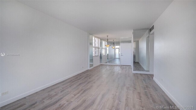 Building Photo - 7441 Wayne Ave