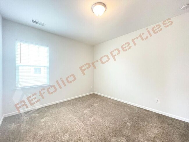 Building Photo - Lovely 2 Story 4 Bedroom, 3 Bath Single-Fa...