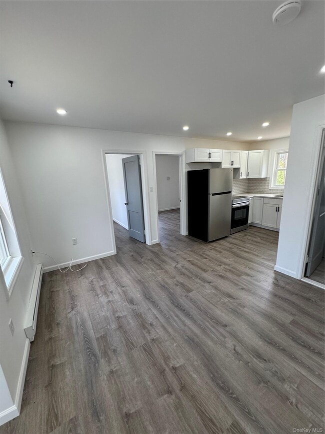 Building Photo - 52 Sarine Rd