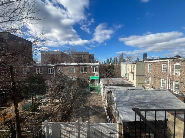 Building Photo - 2 bedroom in Sunnyside NY 11104