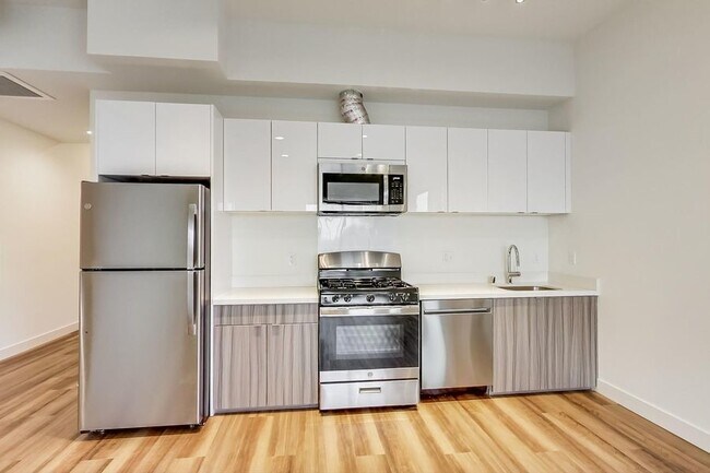 Building Photo - 950 Lofts