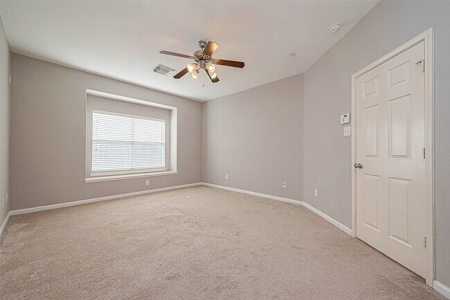 Building Photo - 5203 Heatherdawn Ct