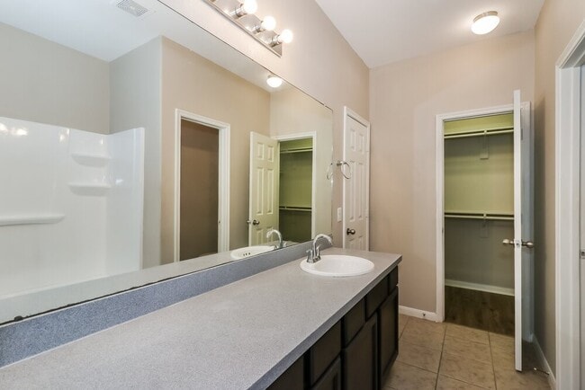 Building Photo - 13038 Rose Landing Dr