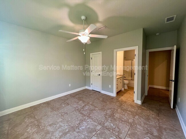 Building Photo - 2926 Greystone Dr