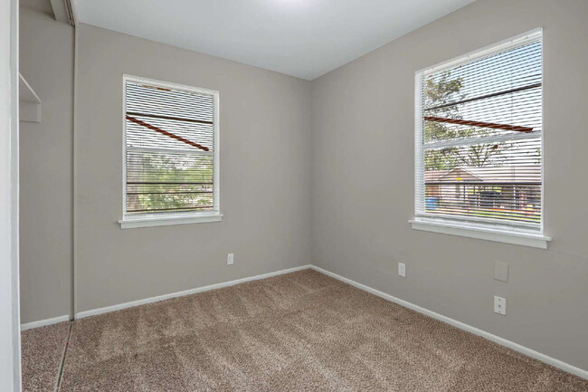 Building Photo - 4602 Centralia Dr