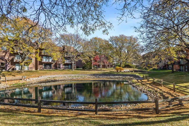 Building Photo - 2310 Woodbridge Way