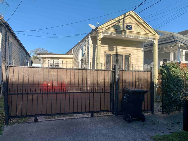 Building Photo - 8327 Jeannette St