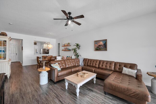 Building Photo - 10 Harbour Isle Dr E