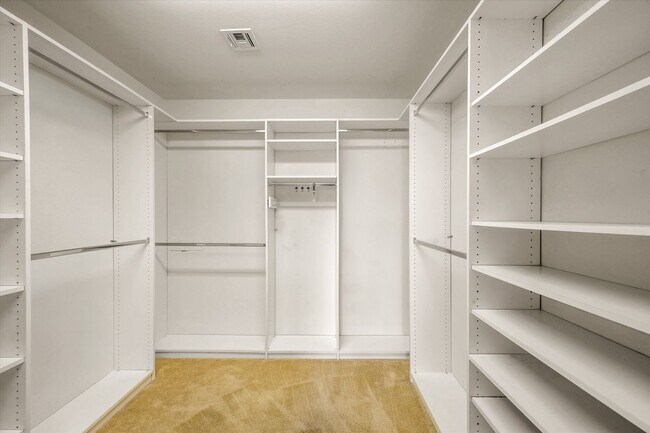 Building Photo - Welcome Home to this awesome 4 Bedroom Home