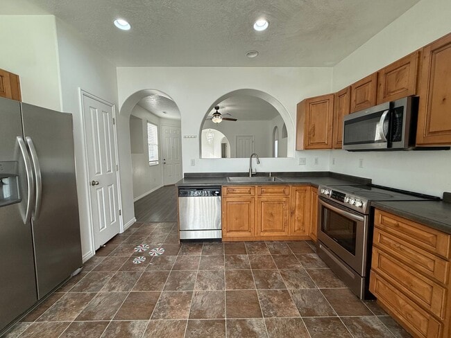 Building Photo - Updated 3-Bedroom Home in Woods Cross!