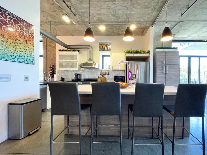 Kitchen - 835 Locust Ave
