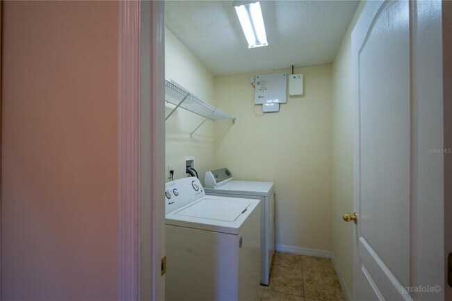 Building Photo - 2136 Shadow Creek Dr
