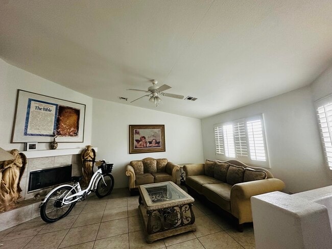 Building Photo - 31675 Victor Rd