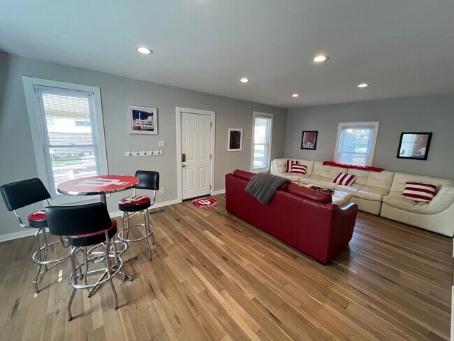 Building Photo - "The Porch" - ABNB, Short Term, monthly and long-term RENTAL. Famous IU Tailgate house
