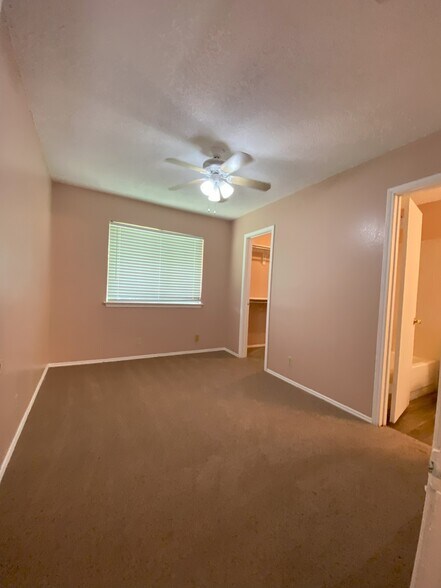 Room 1 - 10631 Starcrest Dr