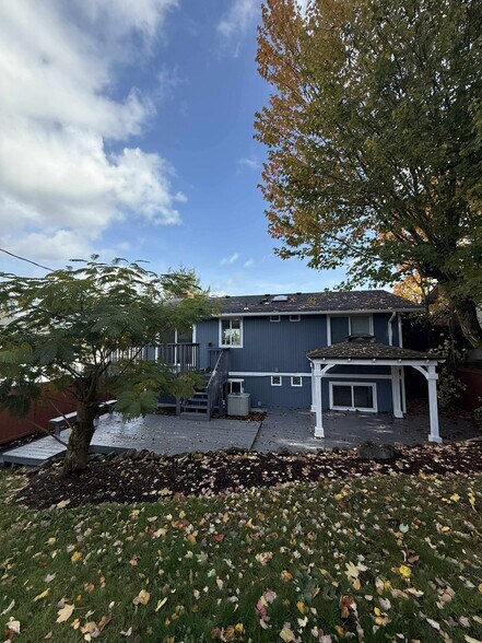 Building Photo - 5036 N Frace Ave