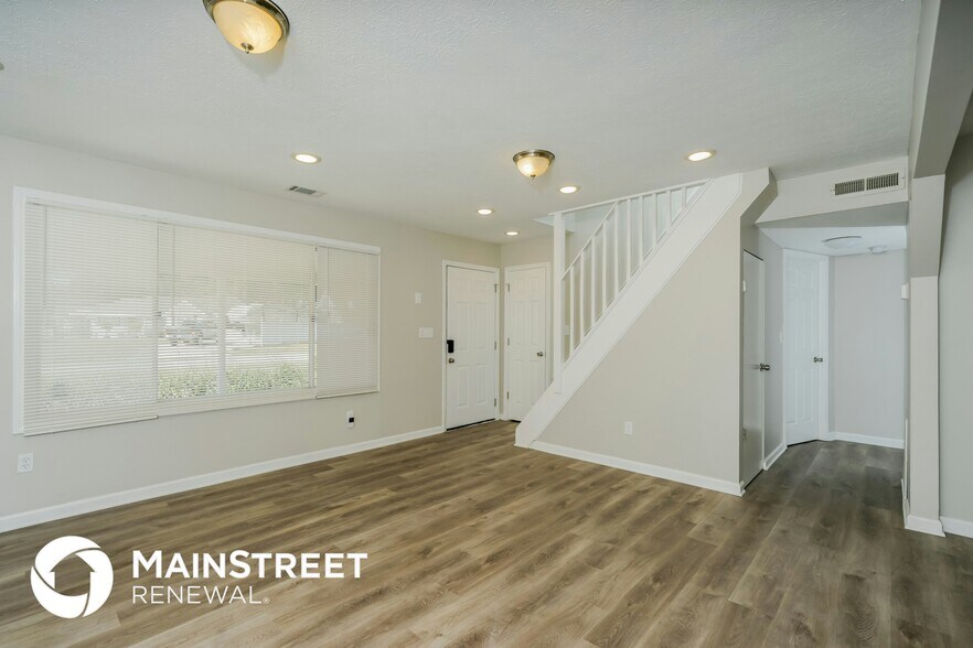 Building Photo - 9335 Donerail Way