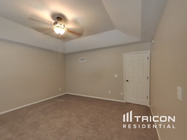 Building Photo - 15924 W 149th Terrace