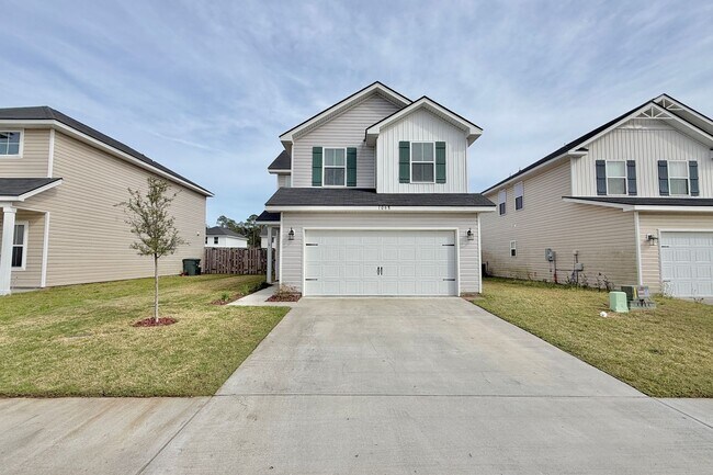 Building Photo - AVAILABLE EARLY MAY 2026! (Pet Friendly)