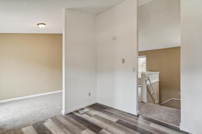 Building Photo - 5245 Mule Deer Dr