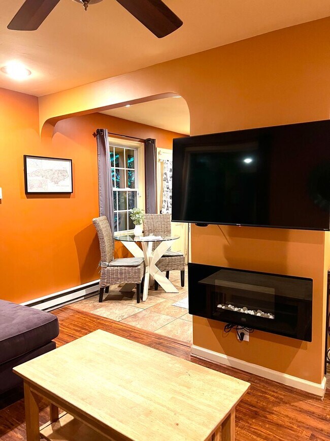 Building Photo - Completely Furnished Rental, 2 Bedrooms in...