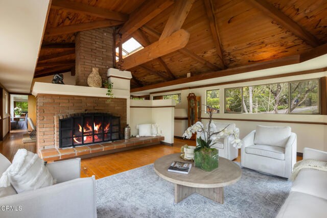 Building Photo - 4254 Chevy Chase Dr