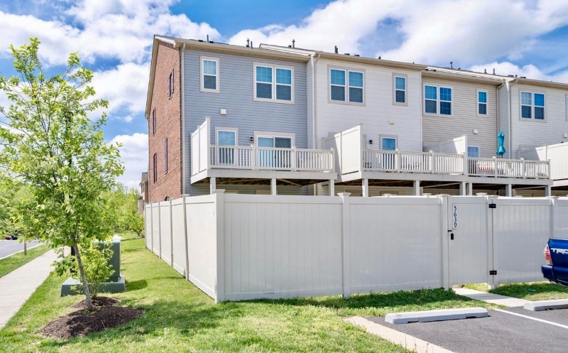 Building Photo - 5639 Wonderboy Pl