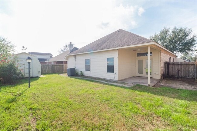 Building Photo - 6210 Pleasant Stream Dr