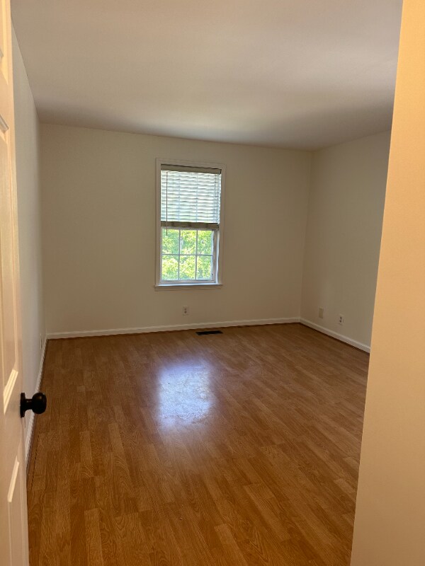Building Photo - 1808B Ashwood Ave