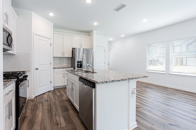 Building Photo - 364 White Tail Rd