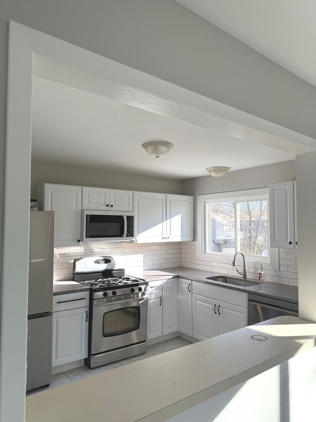 Building Photo - 651 Chesapeake Dr